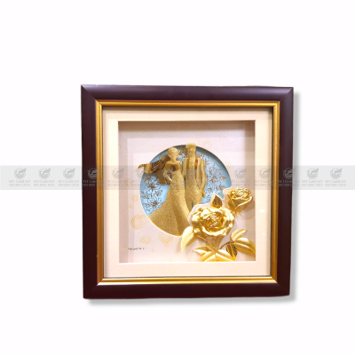 Tranh cô dâu chú rể dát vàng (24x24cm)