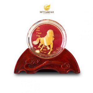 Chặn giấy pha lê